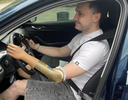 У Кропивницькому ловлять порушників біля стихійного смітника поруч із кладовищем і залізницею. ФОТО