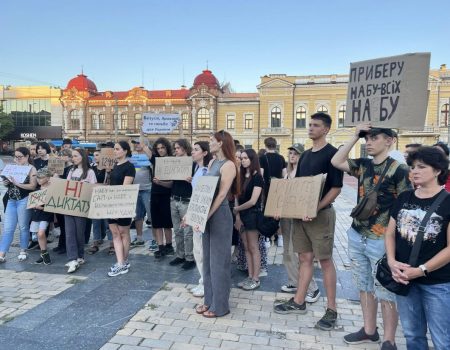 Будівельники продовжили ремонт мосту на дорозі до Головківки