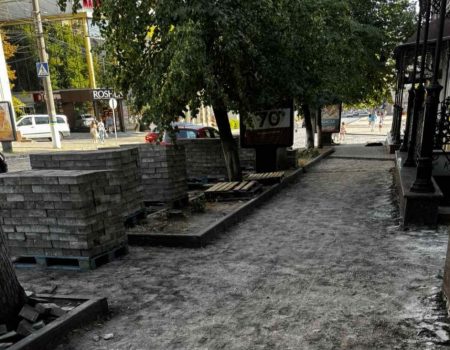 Внаслідок ДТП у Кропивницькому травмувалися двоє дорослих і дитина. ФОТО