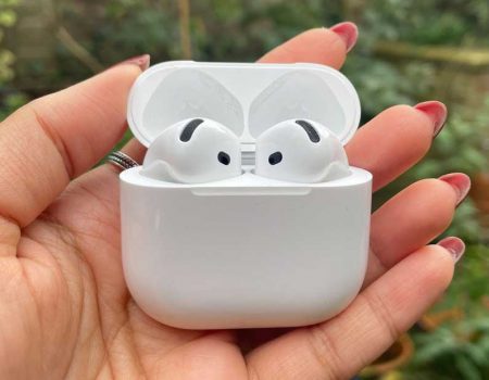 AirPods 4: Відчуй звук майбутнього вже сьогодні на ya.ua