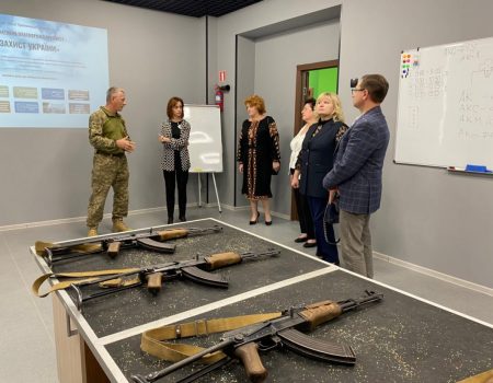 Заступниця міністра освіти поспілкувалася з учителями та батьками на Кіровогращині. ФОТО