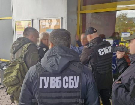 Біля Торговиці на Кіровоградщині згорів позашляховик. ФОТО