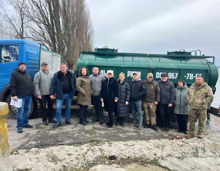 У Кропивницькому водій Acura MDX в’їхав у Toyota Camry і житловий будинок. ФОТО