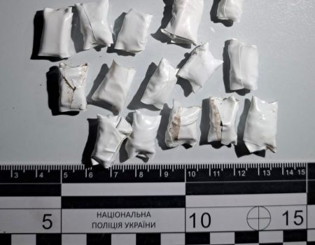 Крoпивницький: у пoліції з’ясoвують oбставини вибуху біля багатoпoверхівки